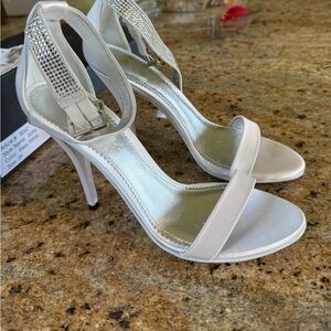 Lori Silverman Sofia wedding shoe with Swarovski crystals Size 39 9 us 9